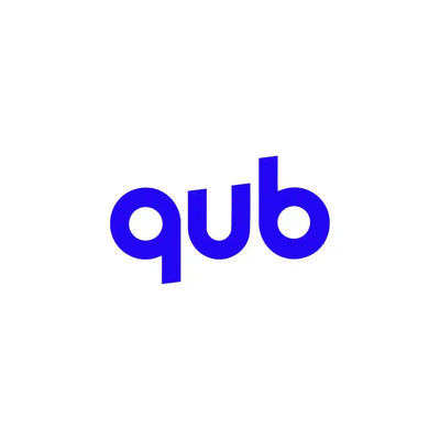 Logo QUB radio, média ayant présenté Signé Sarah